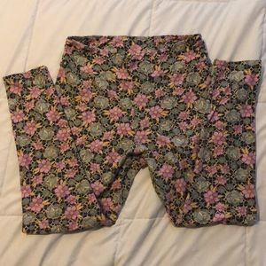 Lularoe Tall and Curvy leggings